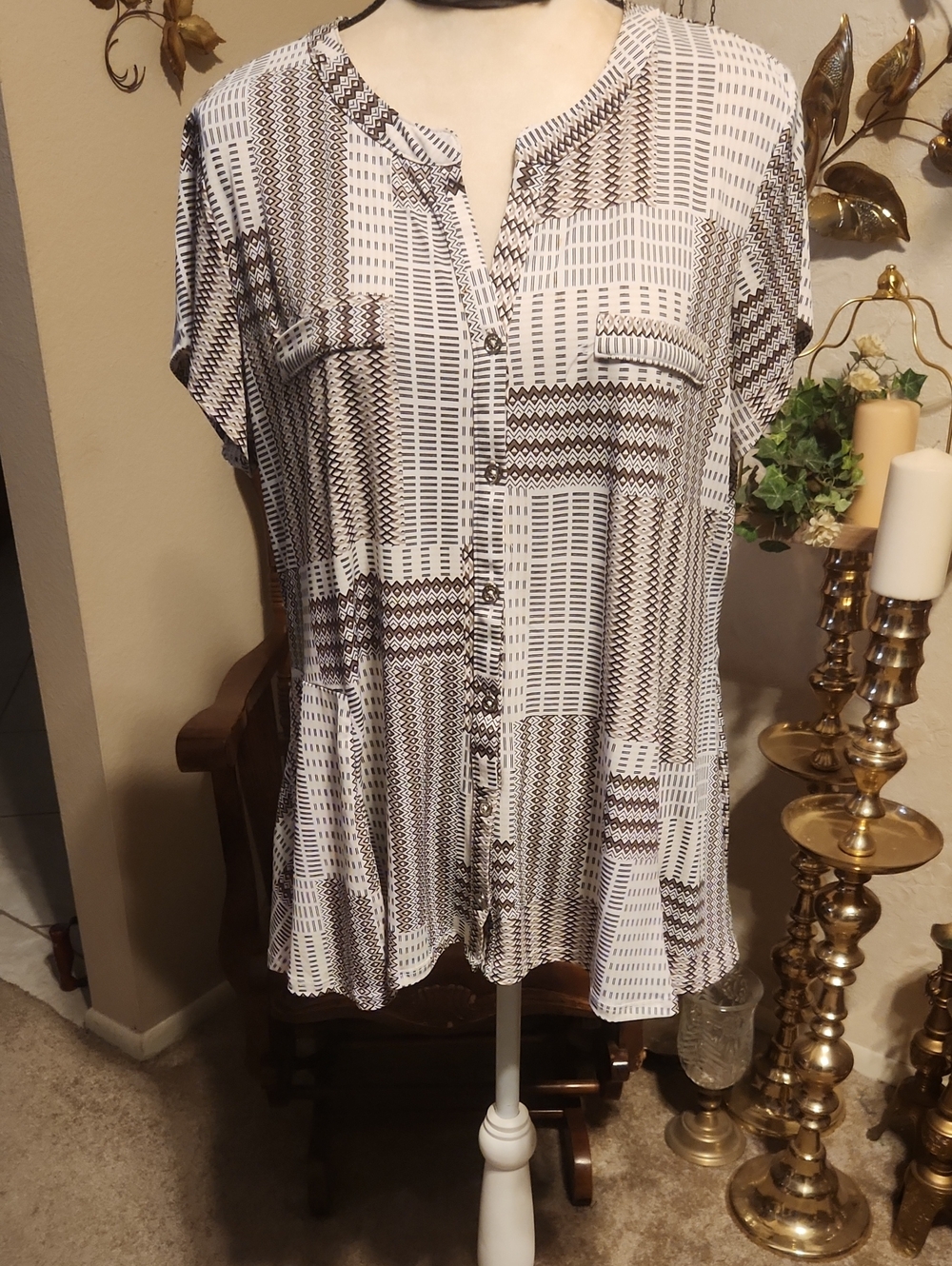 Dana Buchman Brown and White Short-Sleeve Button Front Tunic